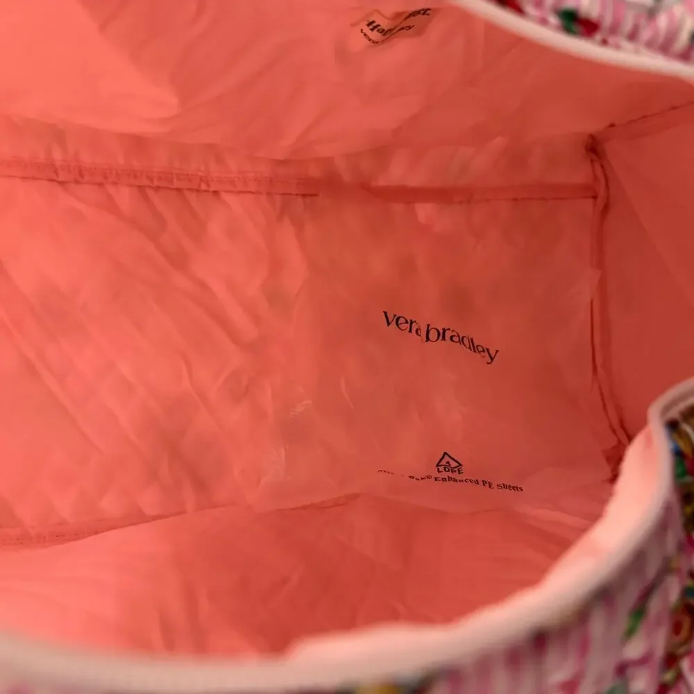 Vera Bradley Harry Potter Honeydukes Duffel Bag Travel Weekend Candy Pink - Picture 9 of 13